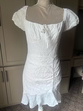 Jr Women’s White Eyelet Puff-Sleeve Mini Dress - Classic Summer Style - Size 7